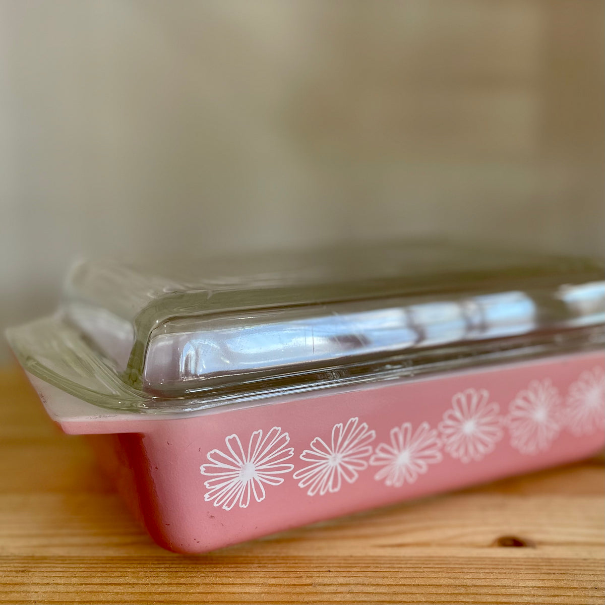 Pink daisy 2025 pyrex casserole