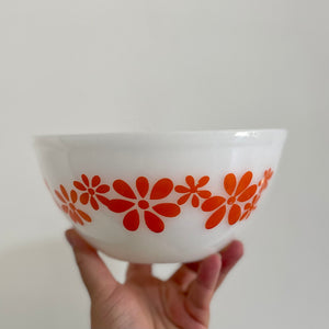 Pyrex orange Daisy Chain 8” bowl
