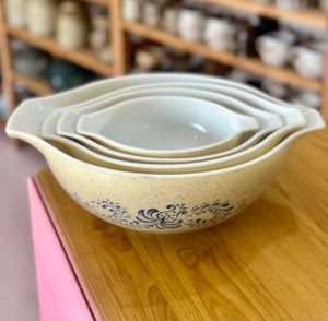 Pyrex 1970’s Cinderella mixing bowl set