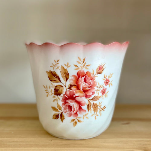 Pink floral scalloped pot plant holder