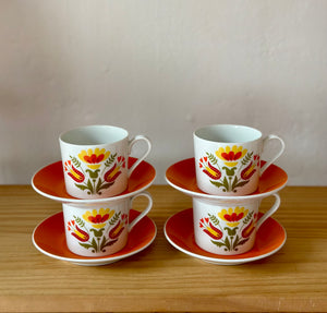 Retro cup + saucer 8pc set