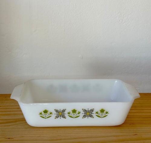 Anchor Hocking Pyrex ‘Meadow Green Flowers’ dish