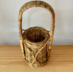 Rattan wine bottle holder