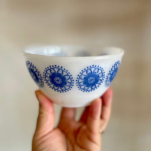 Agee Pyrex blue Doily bowl 5”