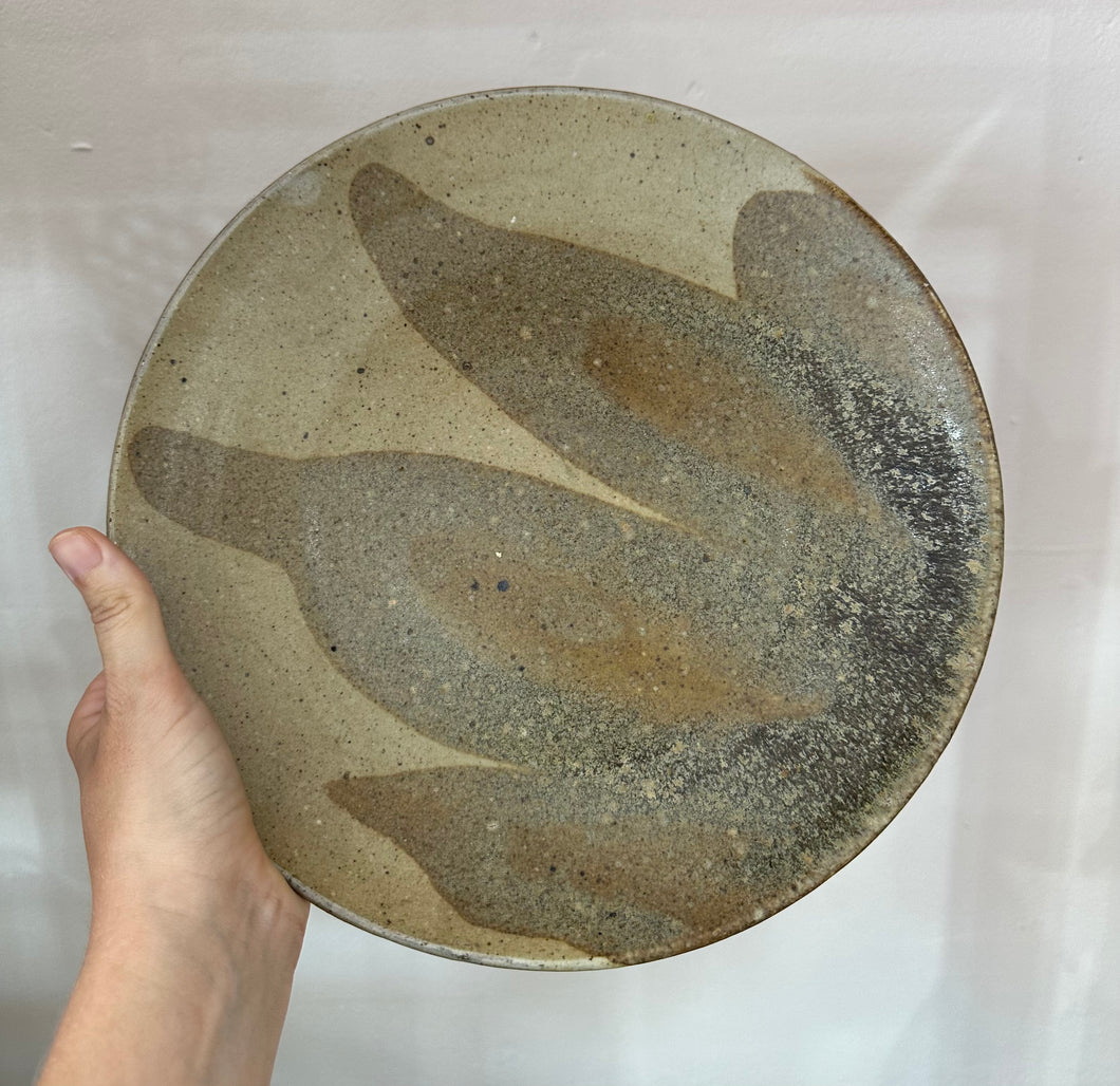 Pottery plate