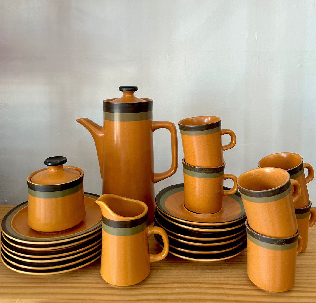 Retro stoneware set