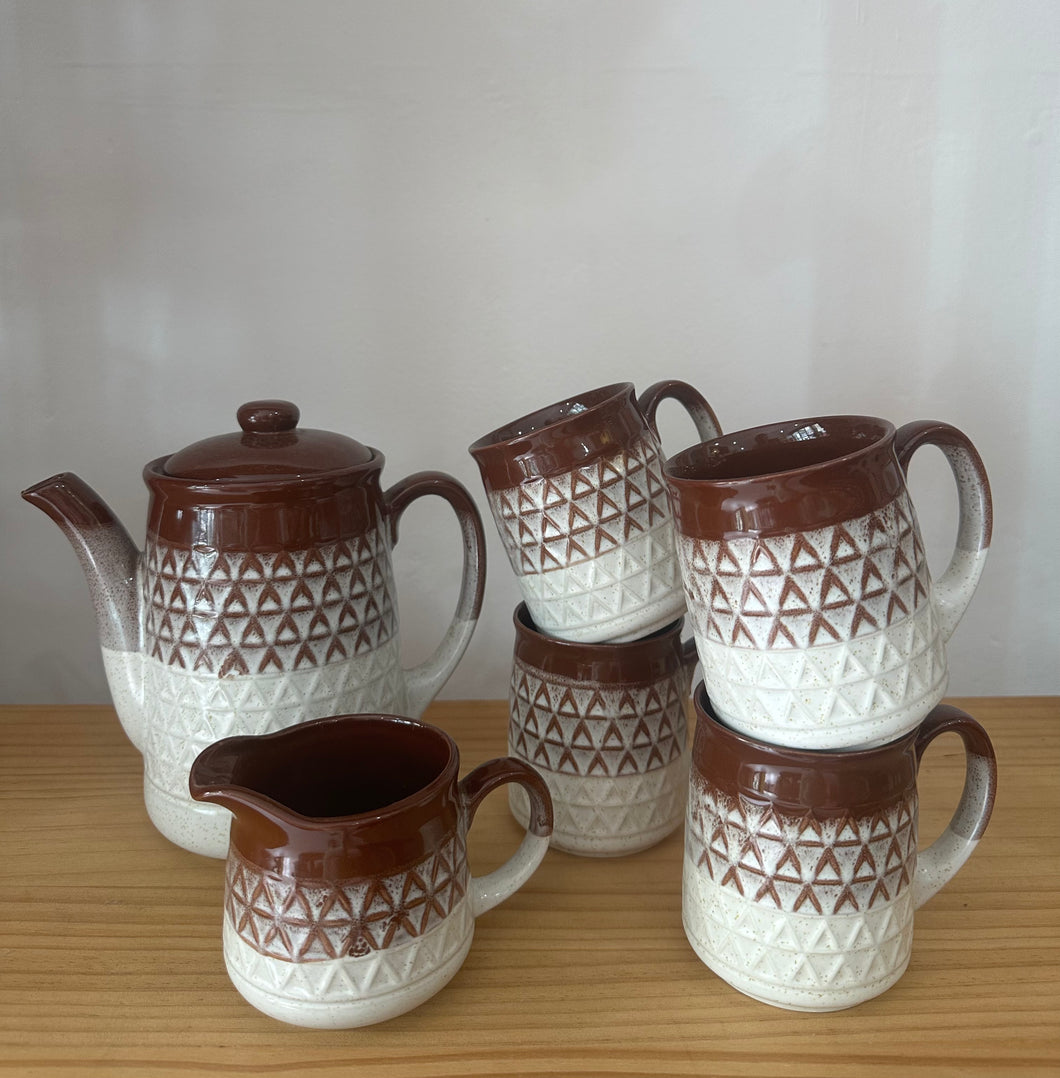 Retro Stoneware 6/pc Tea Set