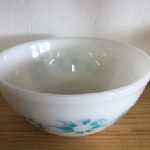 Pyrex Turquoise Flannel Flowers 8 inch bowl