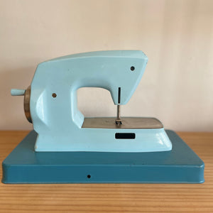 Vintage Little Betty Debutante sewing machine