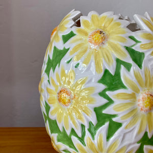 Daisy vase