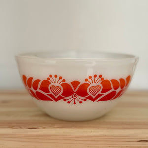 Pyrex Folk Art 8” bowl
