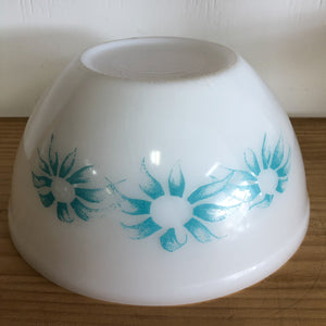Pyrex Turquoise Flannel Flowers 8 inch bowl
