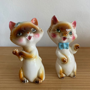Cute kitty salt and pepper shakers